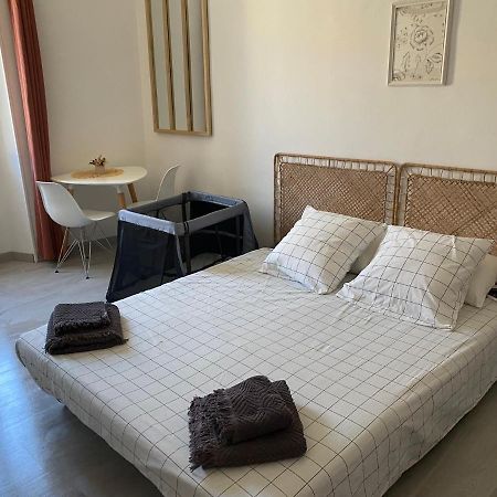 Le Studio En Provence Saint Didier  外观 照片
