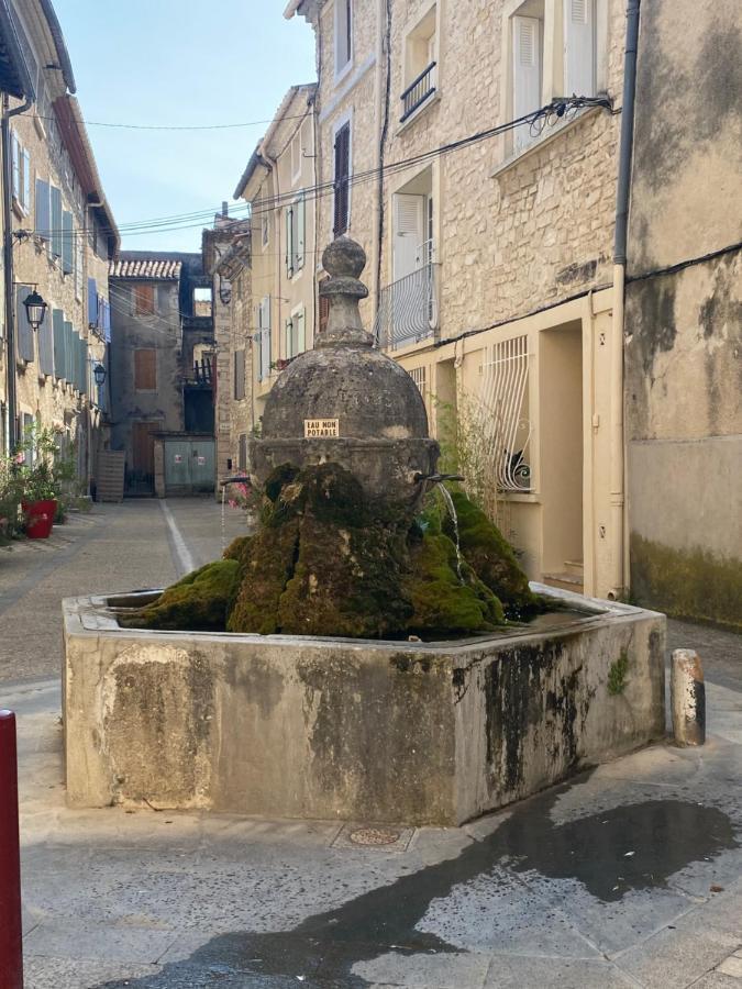 Le Studio En Provence Saint Didier  外观 照片
