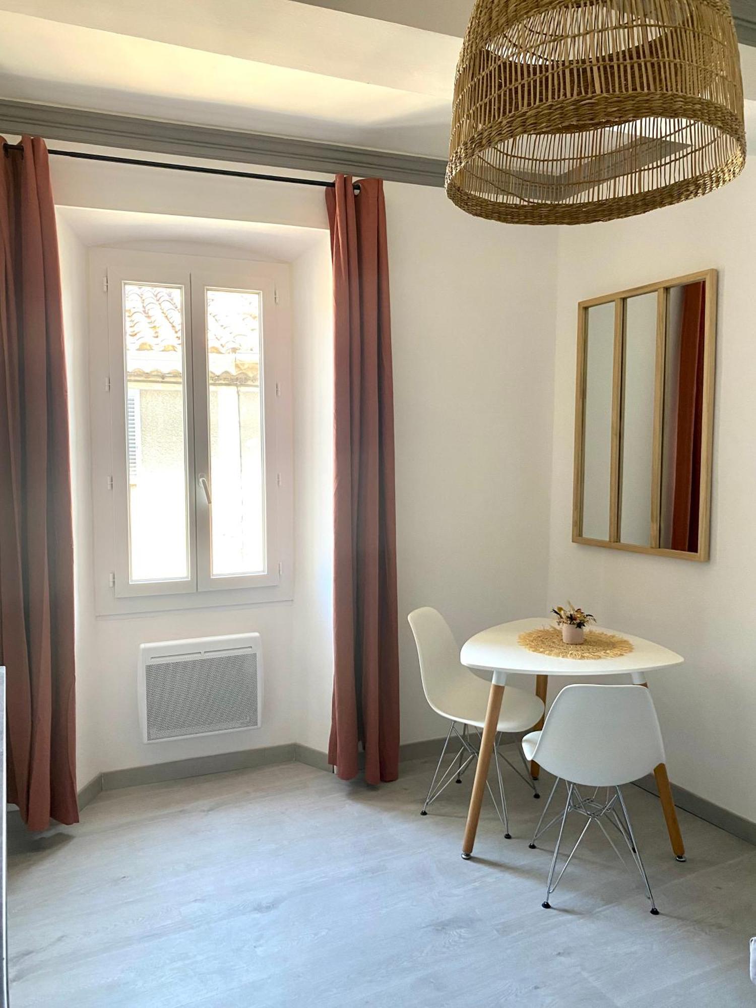 Le Studio En Provence Saint Didier  外观 照片
